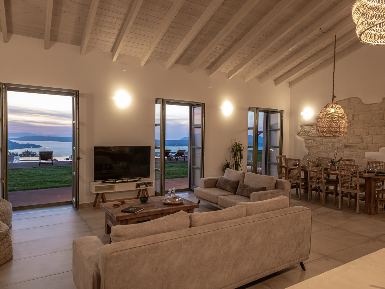 Aquila Villa, photograph 19