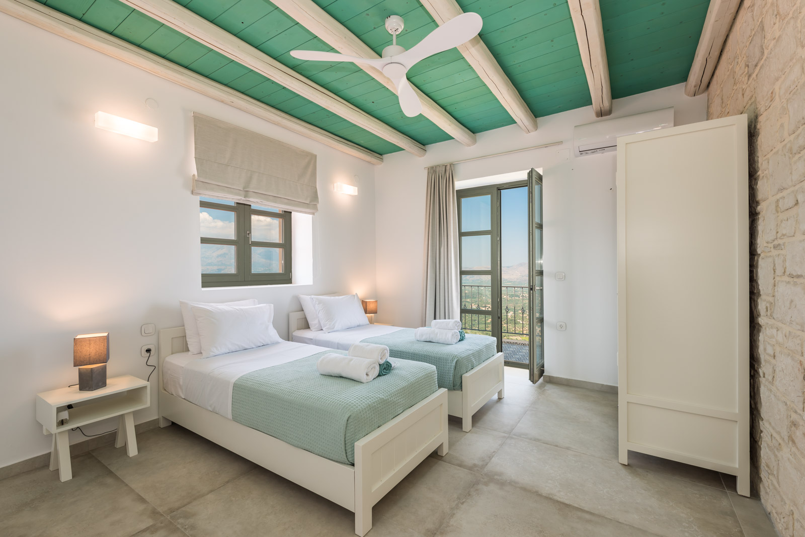 Aquila Villa, photograph 29