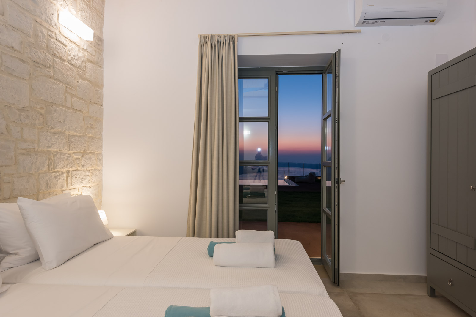 Aquila Villa, photograph 32