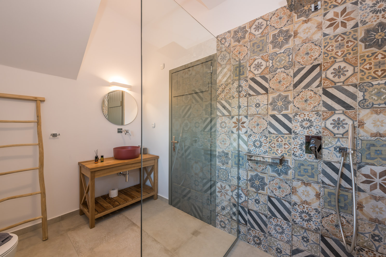 Ensuite shower with patterned tiles