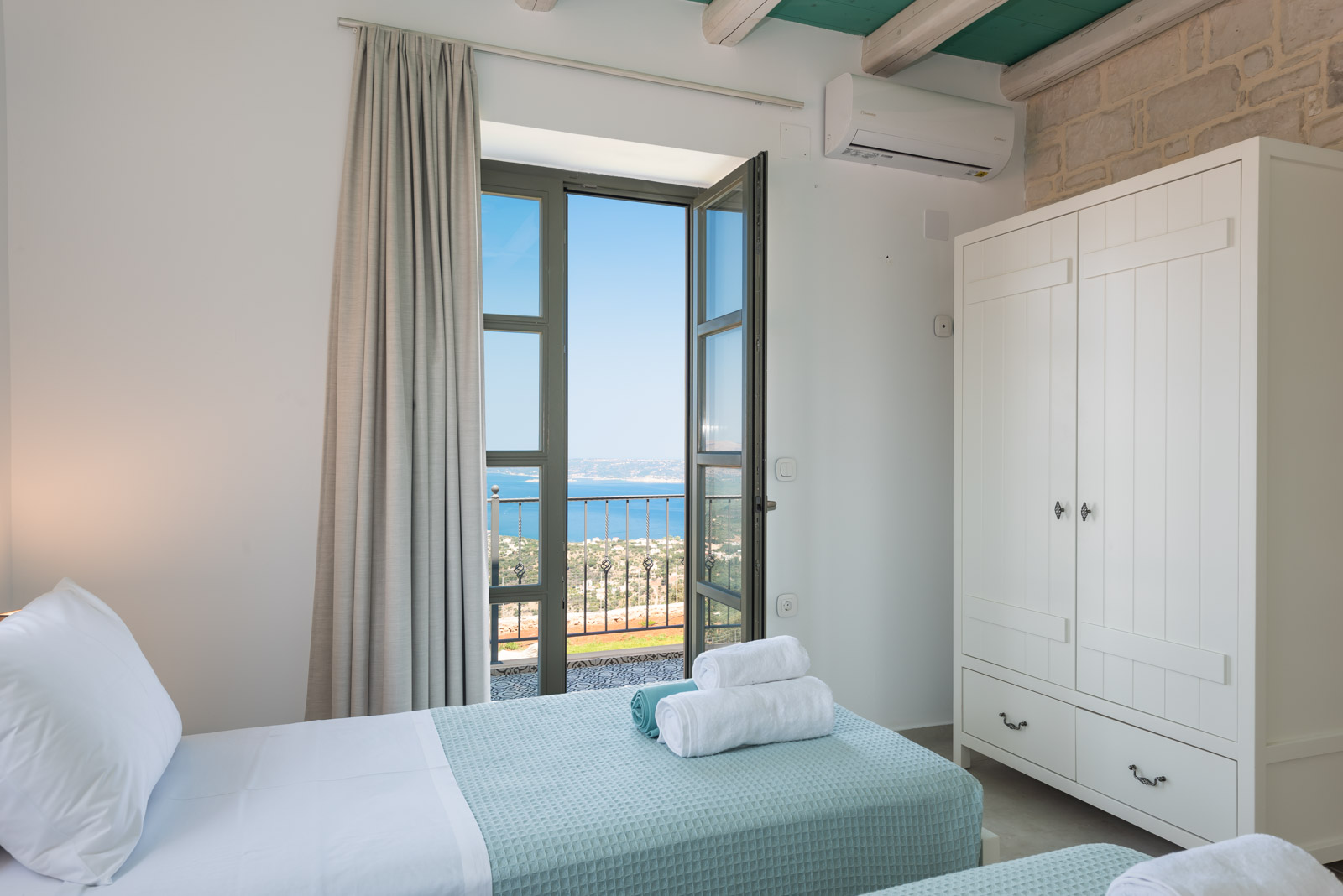 Aquila Villa, photograph 80